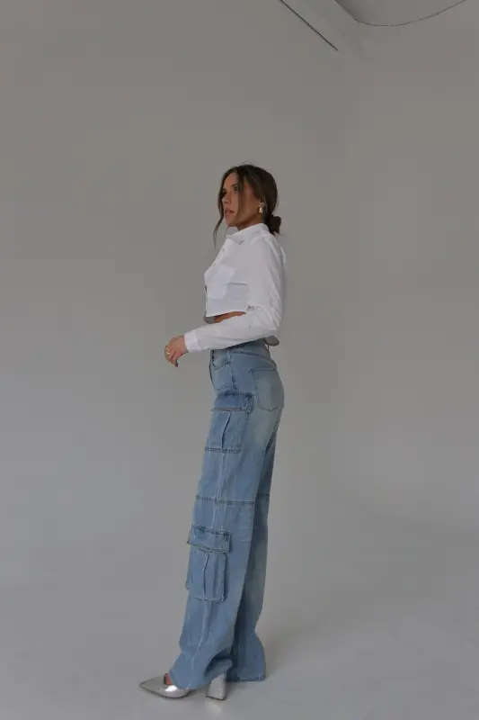 Evie Cropped Button Down Top