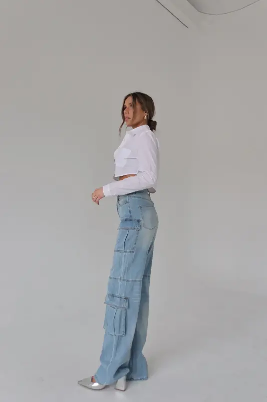 Evie Cropped Button Down Top